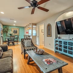 Quiet Plaza 2 Bed 2 Bath Unbeatable Location