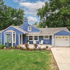 Stunning Newly Remodeled Home-Amazing Location