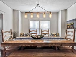 House w/ Excellent Locale. Beautifully remodeled! - Image 4