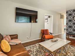 4 Bdrm Getaway with Hot Tub - Image 5