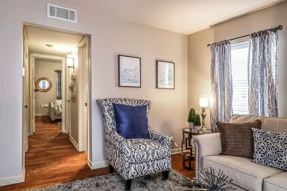 One Bedroom Plaza Condo in Historic Building - Image 4