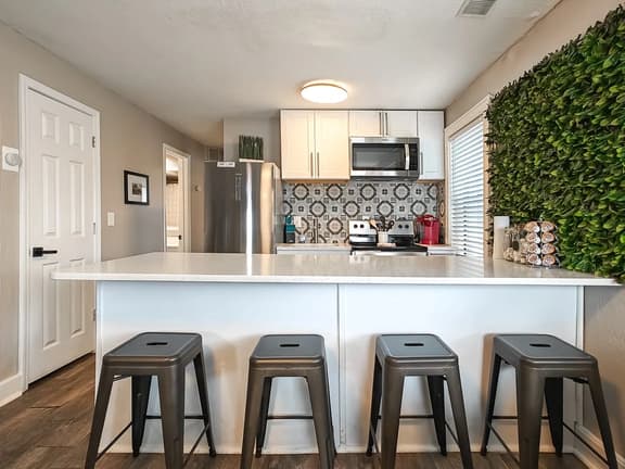 Heart of Westport! 1BR - Image 1